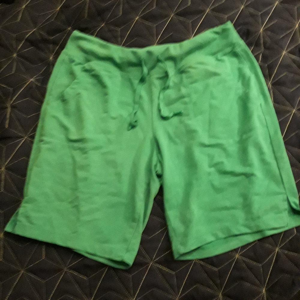2 pairs of lounge shorts